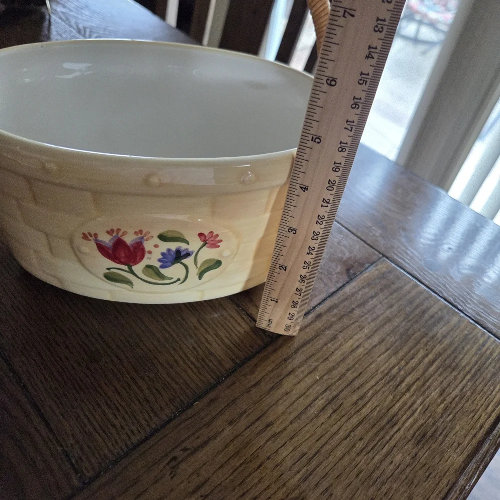 Pfatzgraff 2007 Napoli Oval Basket With Wicker Handle